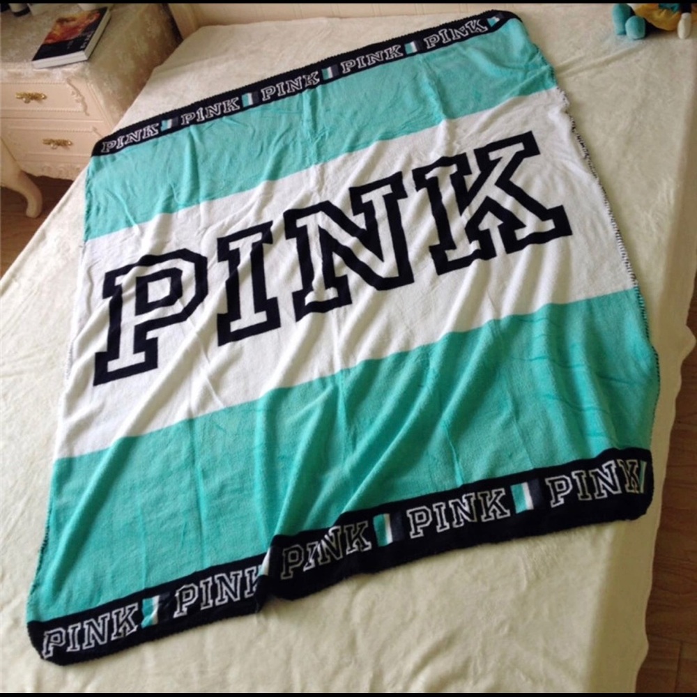 Victoria secret 💞 trow  blanket💝
